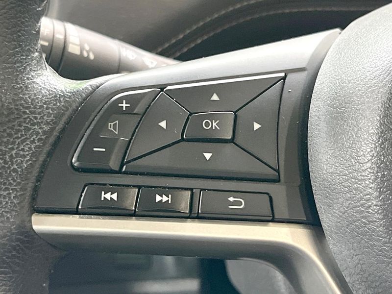 2017 Nissan Serena DAA-GFC27 (UW-6a754c120bd91)[28]
