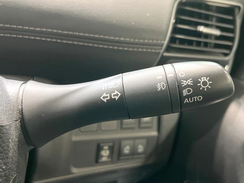 2017 Nissan Serena DAA-GFC27 (UW-6a754c120bd91)[25]