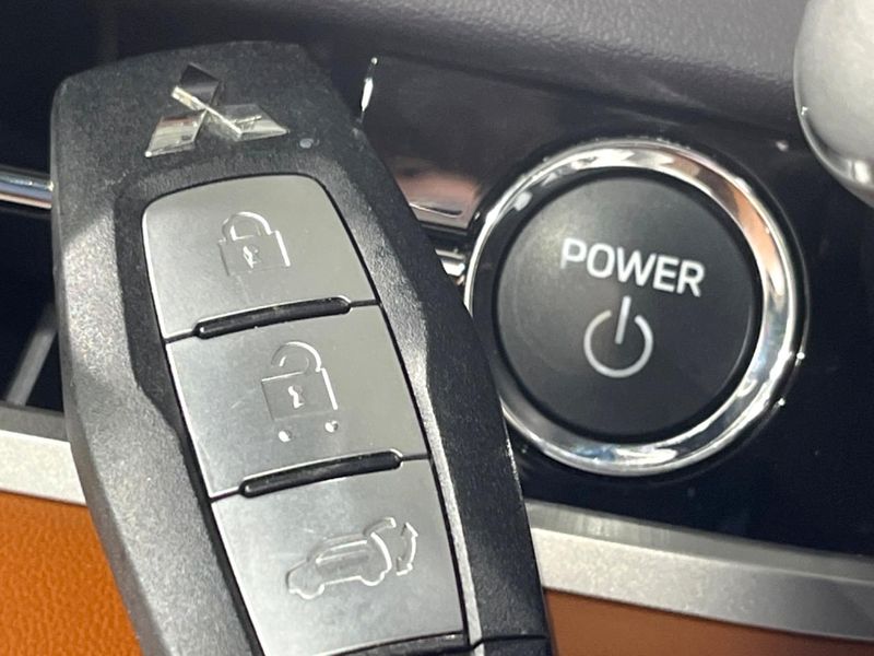 2022 Mitsubishi OUTLANDER PHEV 5LA-GN0W (UW-6a754c27f3028)[8]