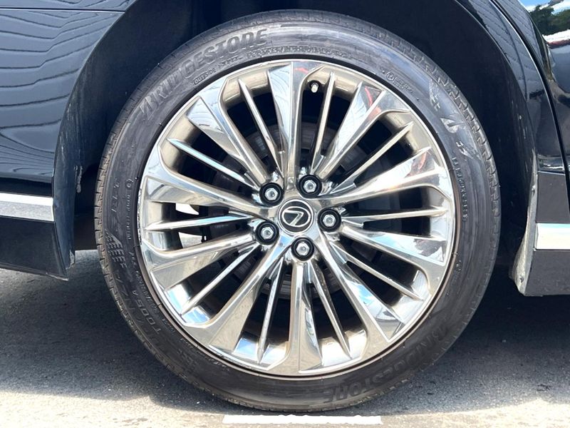 2017 Lexus LS DAA-GVF55 (UW-6a754c4a1dcab)[6]