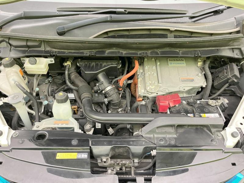 2018 Nissan Serena DAA-HFC27 (UW-6a754c6fb480b)[4]