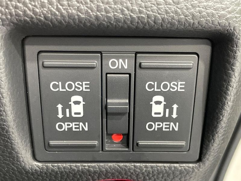 2022 Honda N-BOX CUSTOM 6BA-JF3 (UW-6a754cb1690c0)[22]