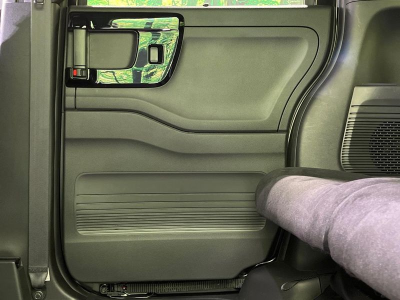2022 Honda N-BOX CUSTOM 6BA-JF4 (UW-6a754cc1b4152)[14]