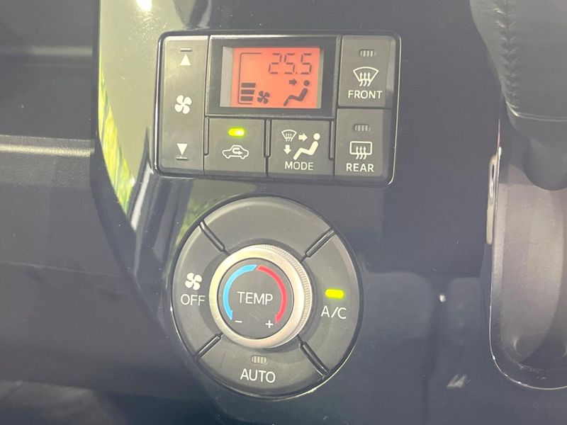 2016 Daihatsu Wake DBA-LA700S (UW-6a754d460acfe)[17]