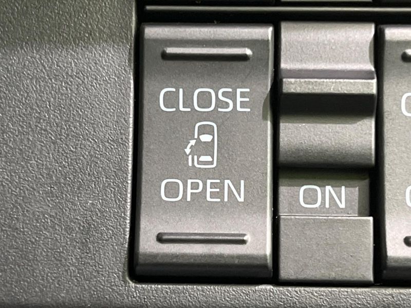 2022 Daihatsu Toll 4BA-M900S (UW-6a754d77a70d2)[16]