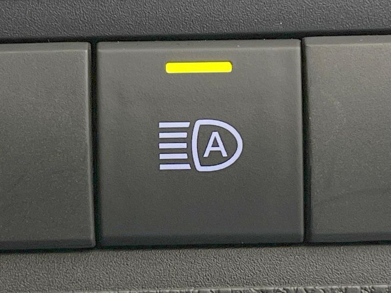 2023 Toyota Aqua 6AA-MXPK11 (UW-6a754e126528d)[19]