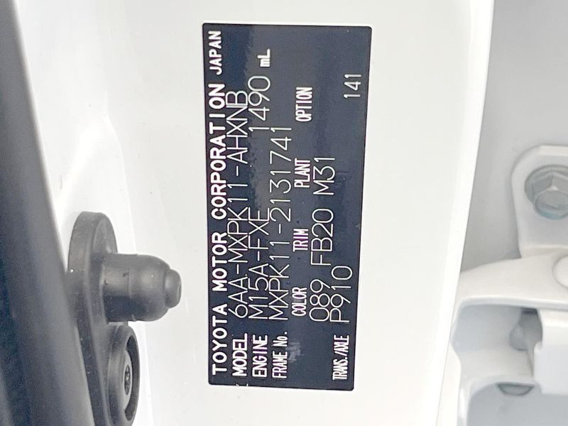 2023 Toyota Aqua 6AA-MXPK11 (UW-6a754e126528d)[1]