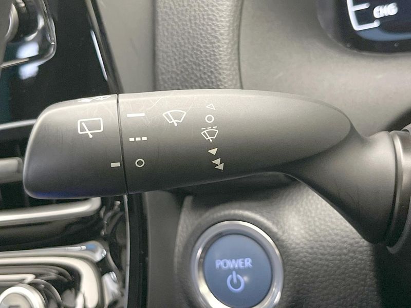 2023 Toyota Aqua 6AA-MXPK11 (UW-6a754e126528d)[23]
