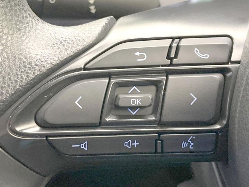 2023 Toyota Aqua 6AA-MXPK11 (UW-6a754e126528d)[25]