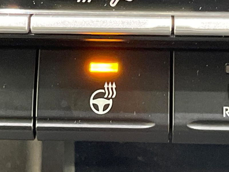 2024 Toyota Voxy 6BA-MZRA90W (UW-6a754e44a8398)[25]
