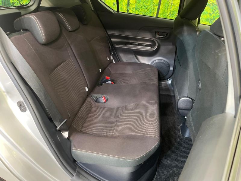 2017 Toyota Aqua DAA-NHP10 (UW-6a754e5ada4db)[25]