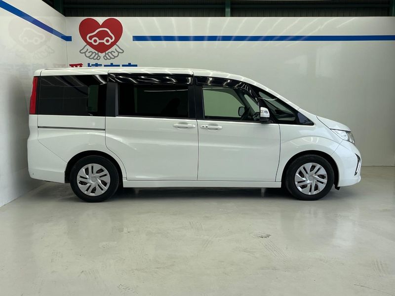 2017 Honda Step Wagon DBA-RP1 (UW-6a754e7dbfd56)[17]