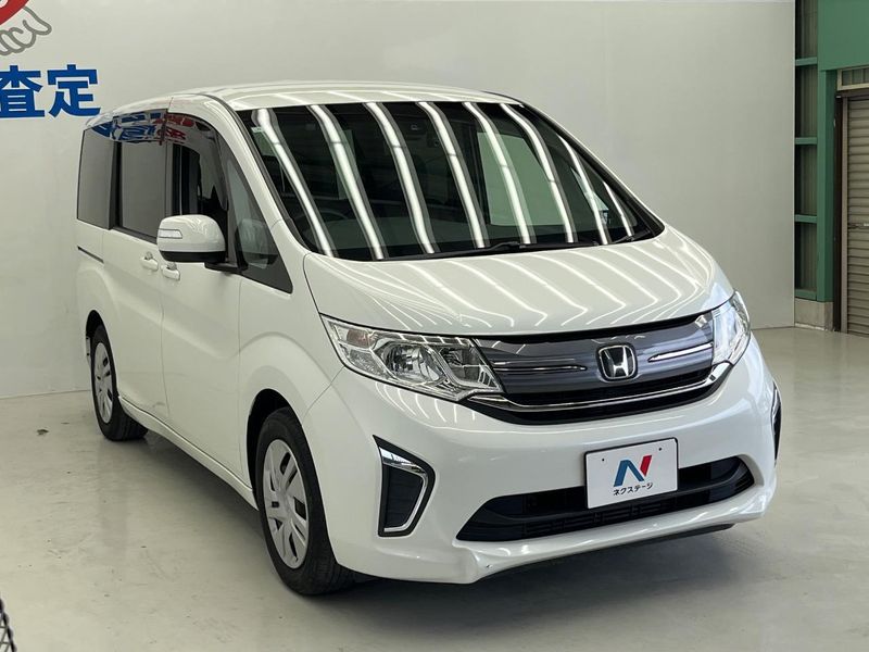 2017 Honda Step Wagon DBA-RP1 (UW-6a754e7dbfd56)[15]