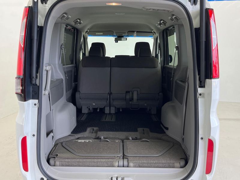 2017 Honda Step Wagon DBA-RP1 (UW-6a754e7dbfd56)[23]