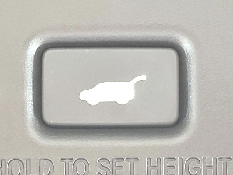 2022 Honda Vezel 6AA-RV5 (UW-6a754e8fd96e2)[28]