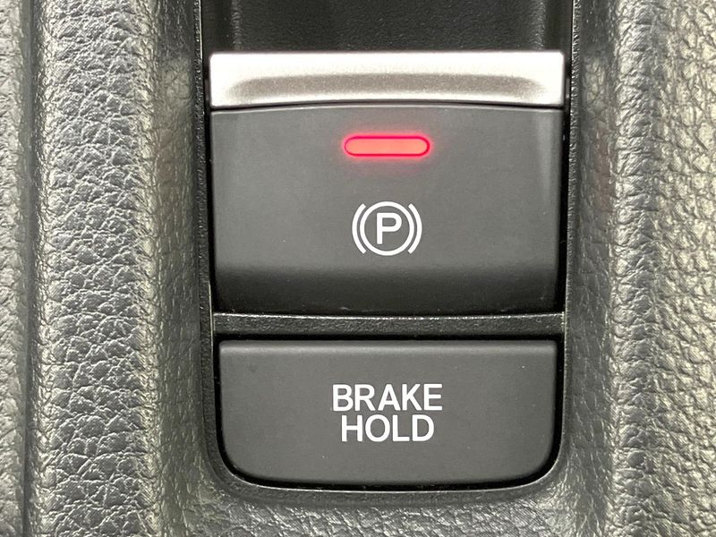 2023 Honda Vezel 6AA-RV5 (UW-6a754e9332814)[18]