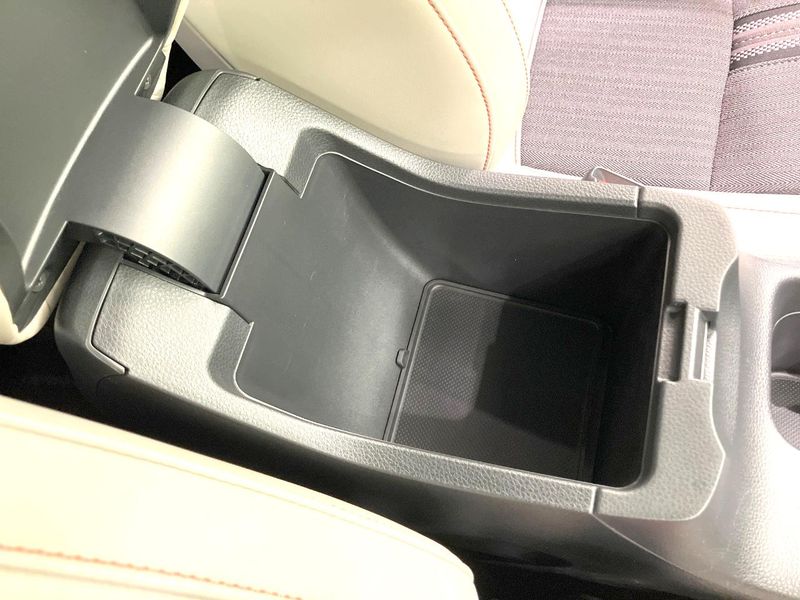 2023 Honda Vezel 6AA-RV5 (UW-6a754e9332814)[20]