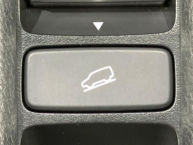 2023 Honda Vezel 6AA-RV5 (UW-6a754e9332814)[17]