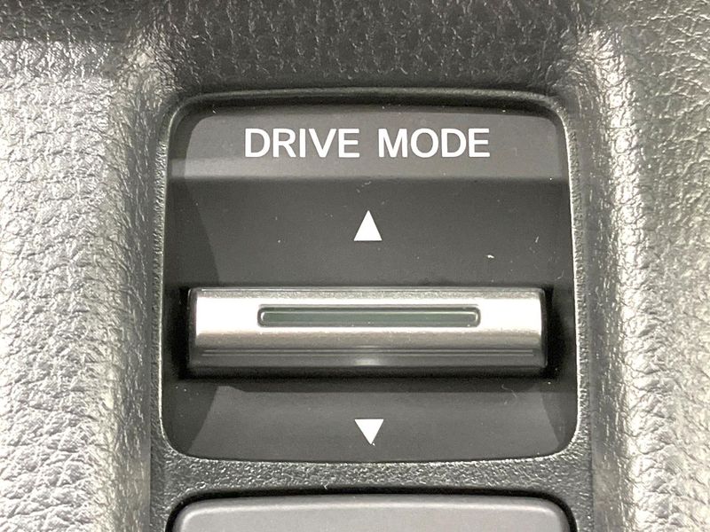 2023 Honda Vezel 6AA-RV5 (UW-6a754e9332814)[16]