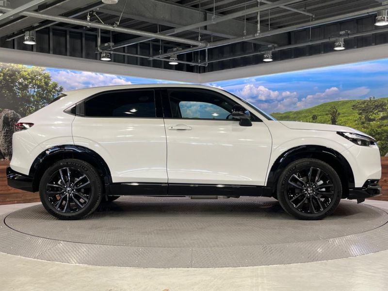 2025 Honda Vezel 6AA-RV5 (UW-6a754e976451b)[8]