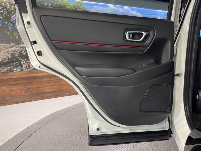 2025 Honda Vezel 6AA-RV5 (UW-6a754e976451b)[27]