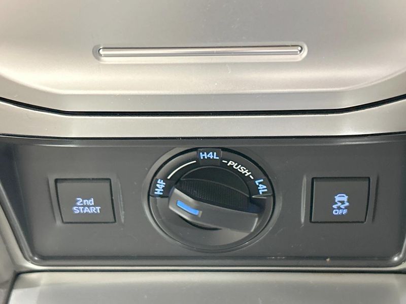2022 Toyota Land Cruiser Prado 3BA-TRJ150W (UW-6a754ec51d97d)[26]
