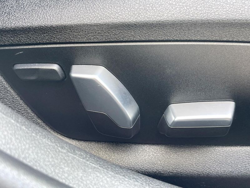 2018 BMW 5 Series LDA-JC20 (UW-6a754ef48f29b)[28]