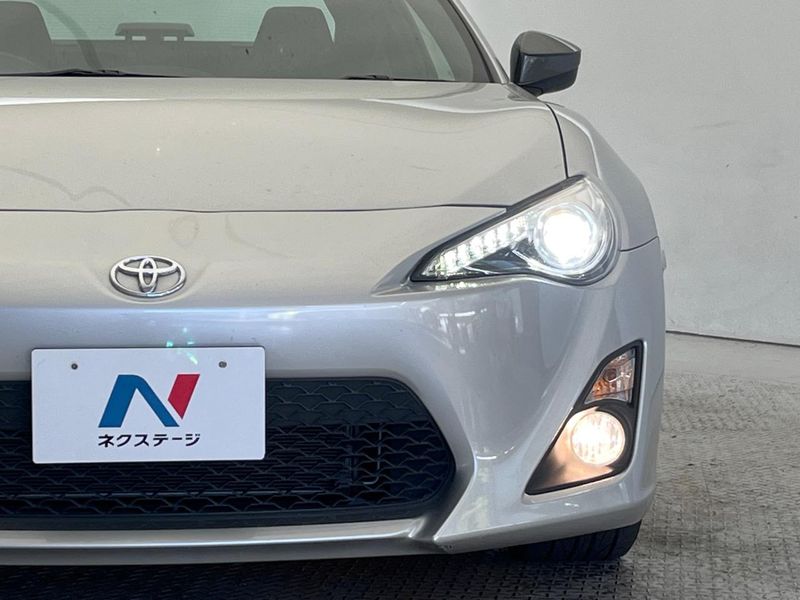 2012 Toyota 86 DBA-ZN6 (UW-6a754f16503ef)[17]