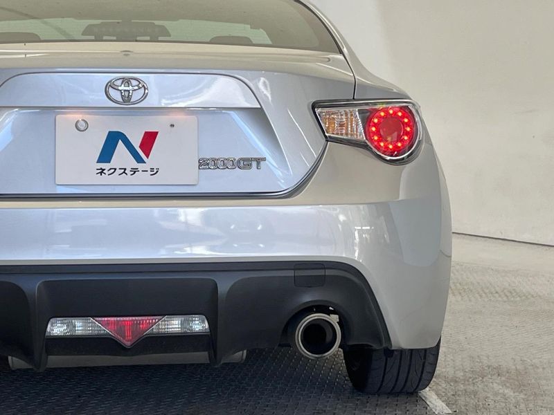 2012 Toyota 86 DBA-ZN6 (UW-6a754f16503ef)[28]