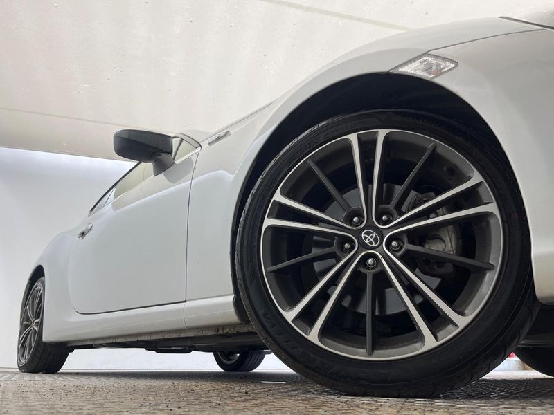 2012 Toyota 86 DBA-ZN6 (UW-6a754f16503ef)[12]
