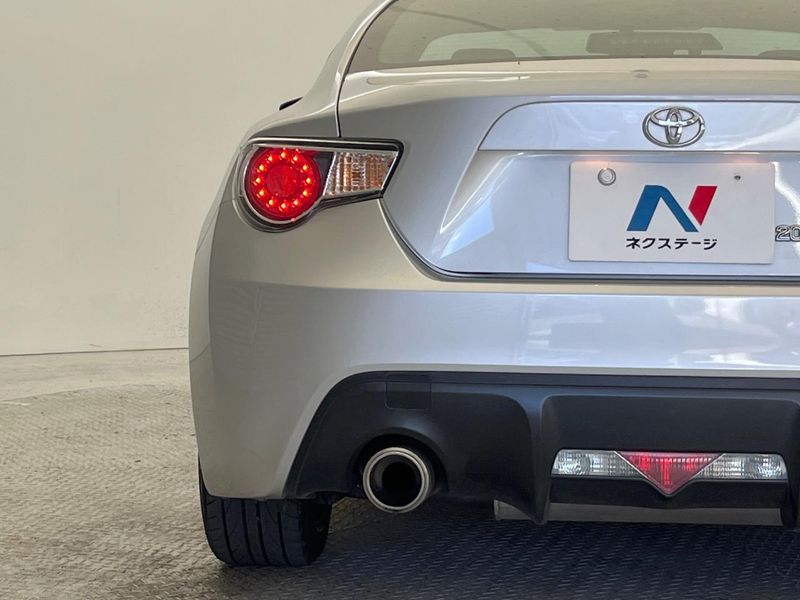2012 Toyota 86 DBA-ZN6 (UW-6a754f16503ef)[27]