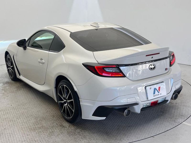 2022 Toyota GR86 3BA-ZN8 (UW-6a754f1a0000e)[18]
