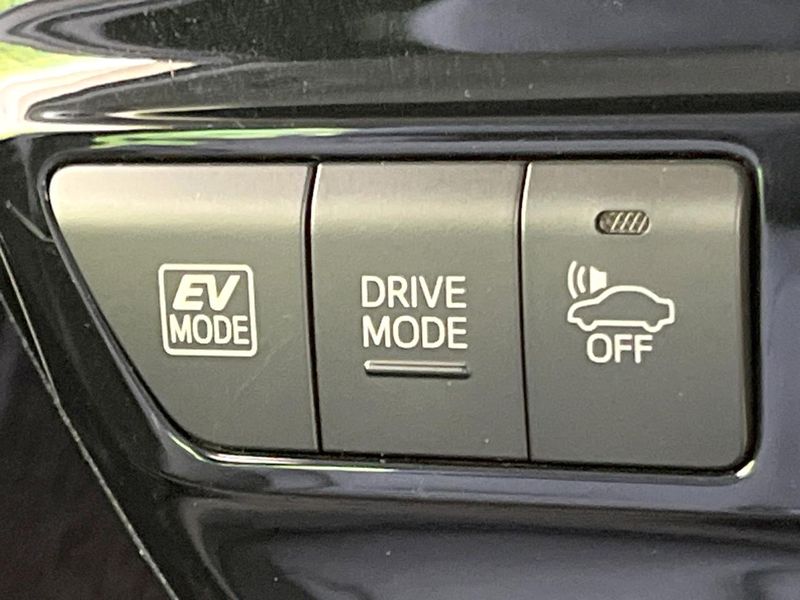 2019 Toyota Prius DAA-ZVW51 (UW-6a754f5266450)[21]