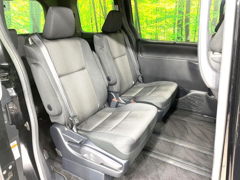 2019 Toyota Voxy DAA-ZWR80W (UW-6a754f61789e6)[18]