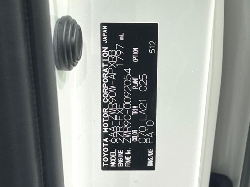 2023 Toyota Noah 6AA-ZWR90W (UW-6a754f694a892)[1]