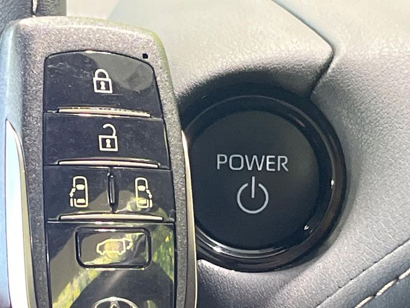 2025 Toyota Vellfire Hybrid 6AA-AAHH40W (UW-6a769ca28faf0)[27]