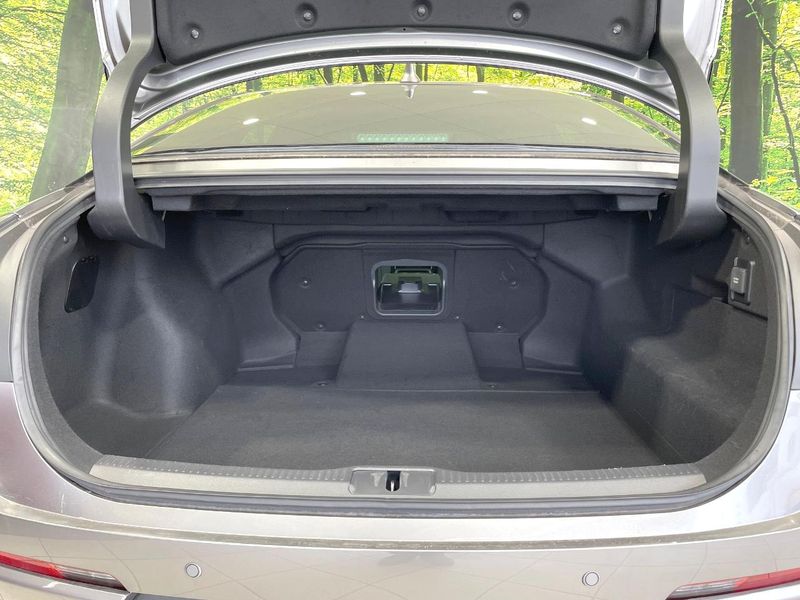 2023 Toyota Crown Crossover 6AA-AZSH35 (UW-6a769d05c7571)[28]