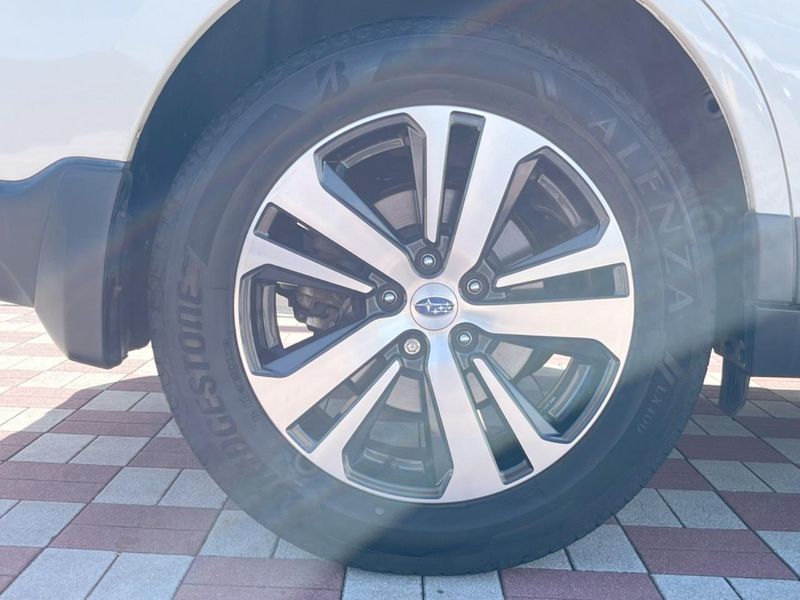 2017 Subaru Legacy Outback DBA-BS9 (UW-6a769d48ef023)[21]