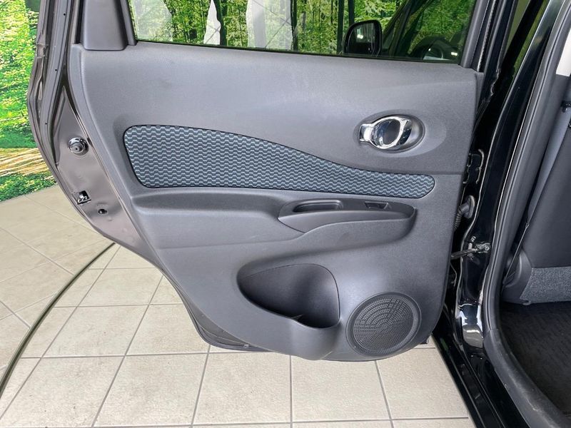 2013 Nissan Note DBA-E12 (UW-6a769d6d1a68a)[24]