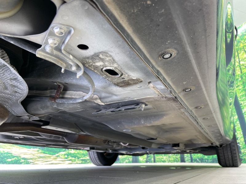 2013 Nissan Note DBA-E12 (UW-6a769d6d1a68a)[22]