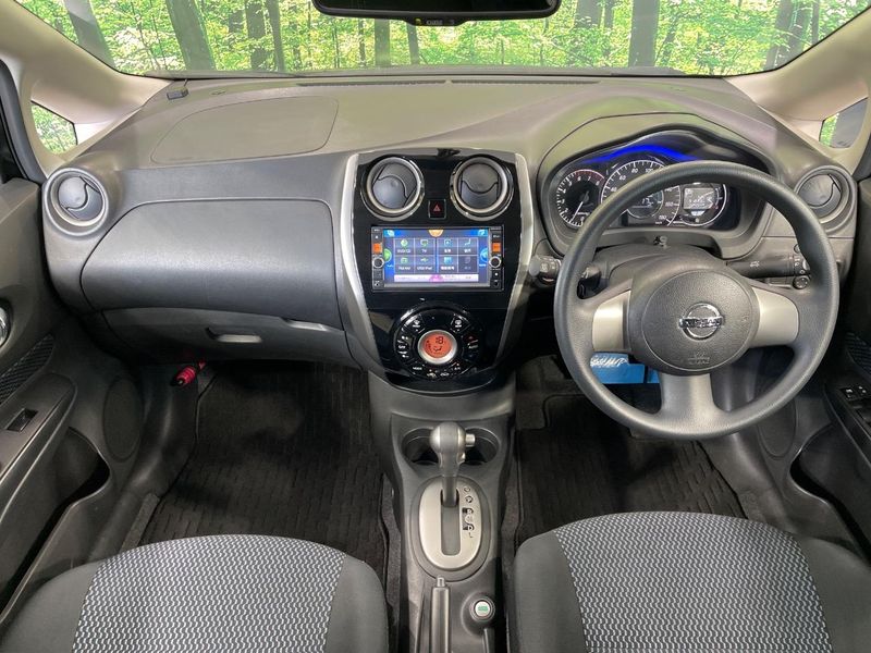 2013 Nissan Note DBA-E12 (UW-6a769d6d1a68a)[27]