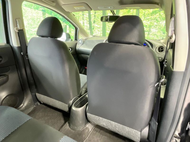 2013 Nissan Note DBA-E12 (UW-6a769d6d1a68a)[26]