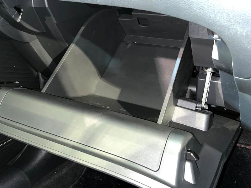 2022 Nissan Aura 6AA-FE13 (UW-6a769d79e4a5b)[18]