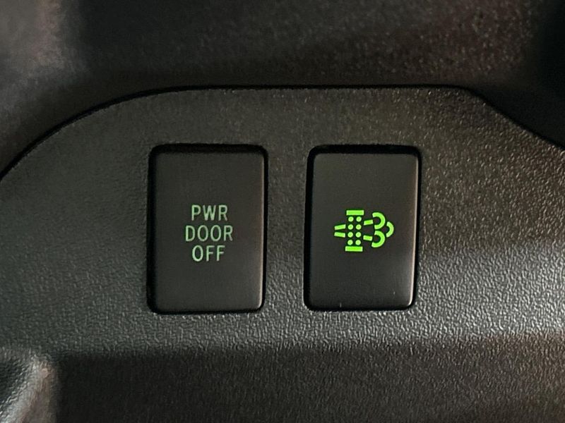 2025 Toyota Hiace Van 3DF-GDH201V (UW-6a769d90cf95d)[10]