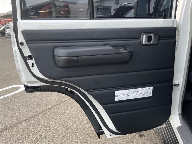2025 Toyota Land Cruiser 70 3DA-GDJ76W (UW-6a769d99b88c4)[16]