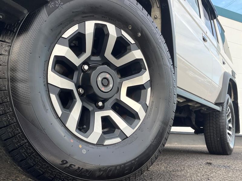 2025 Toyota Land Cruiser 70 3DA-GDJ76W (UW-6a769d99b88c4)[4]