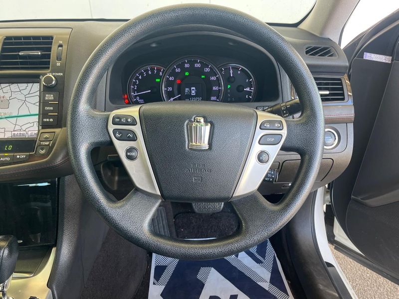 2011 Toyota Crown DBA-GRS200 (UW-6a769dbdded91)[23]