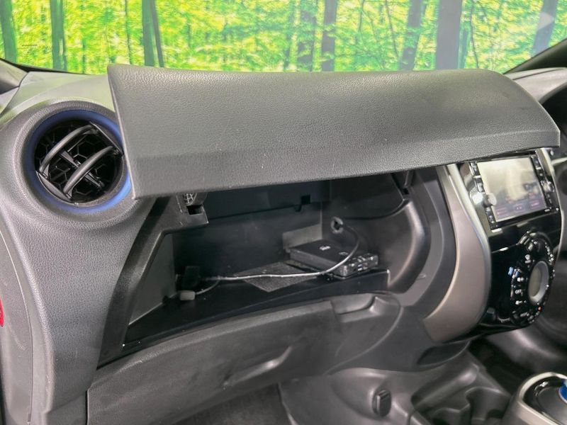 2019 Nissan Note DAA-HE12 (UW-6a769de4c04a5)[28]