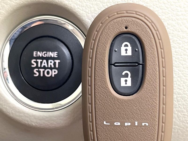 2022 Suzuki Alto Lapin LC 5BA-HE33S (UW-6a769df24fab6)[14]