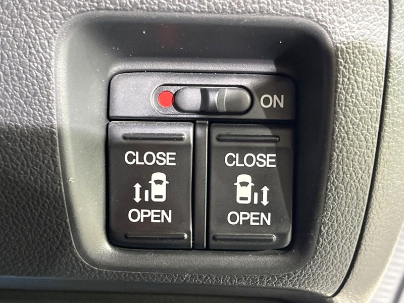 2016 Honda N-BOX CUSTOM DBA-JF1 (UW-6a769e240e2c9)[11]